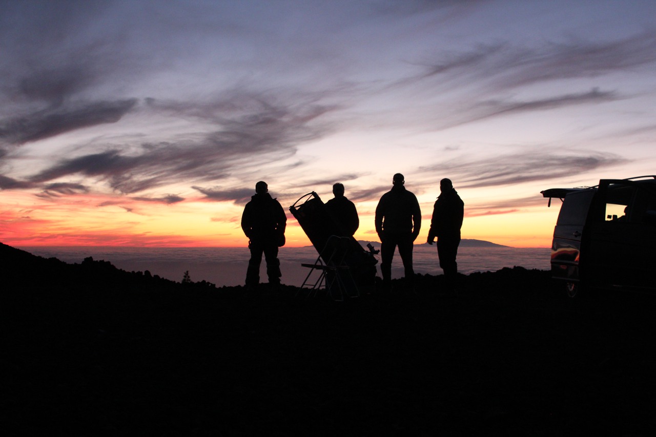 Solnedgång över La Palma. PS. Molnen försvann senare ;)