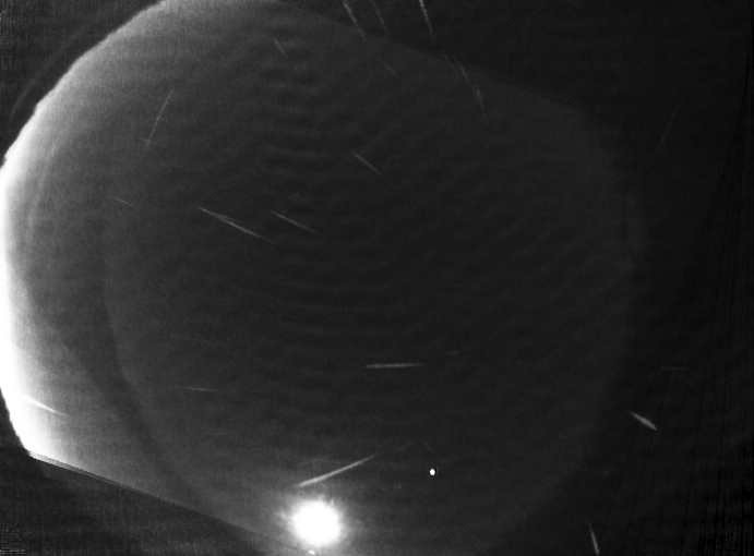 Ett försök att visa flera meteorer i samma bild :) Månen och Jupiter har använts för att aligna bilderna.